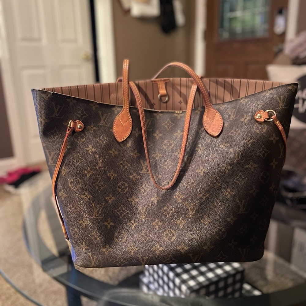 Louis Vuitton monogram neverful. Genuine LV bag.